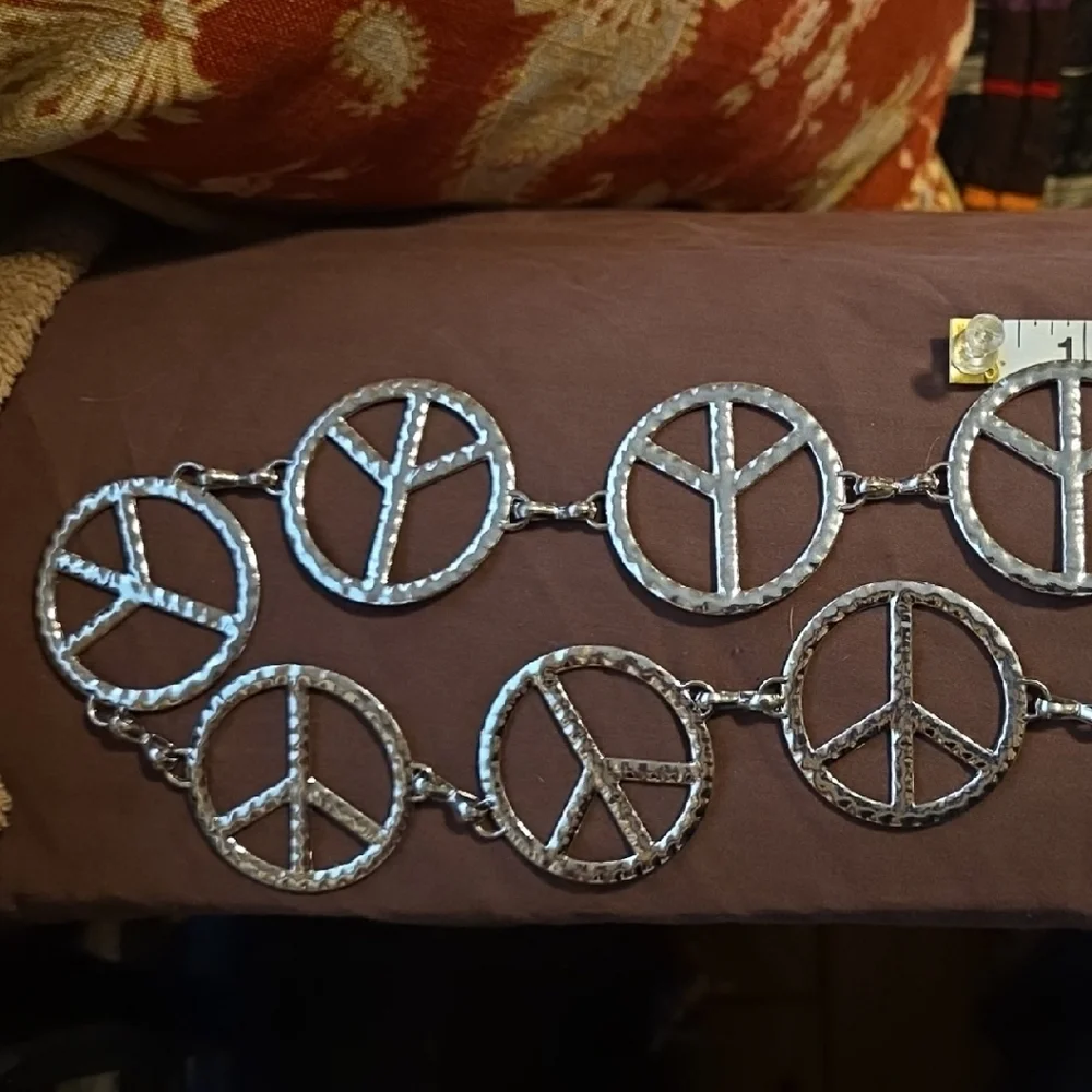 ☮️🩶Silver Repoussé (Hammered) Vintage Bohemian Peace Sign Chain Belt🩶☮️ - Picture 8 of 8